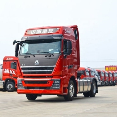 SinotruK HOWO TH7 Schwerlastwagen 6X2 4X2 6*4 Traktorlastwagen mit einer Tankkapazität von ≥ 600 L