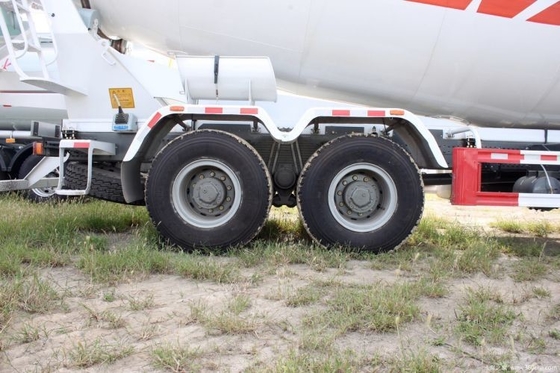 Nationaler Schwerlastwagen HOWO 8X4 5,5 Quadrat Betonmischwagen mit einer Kapazität von 2-25m3
