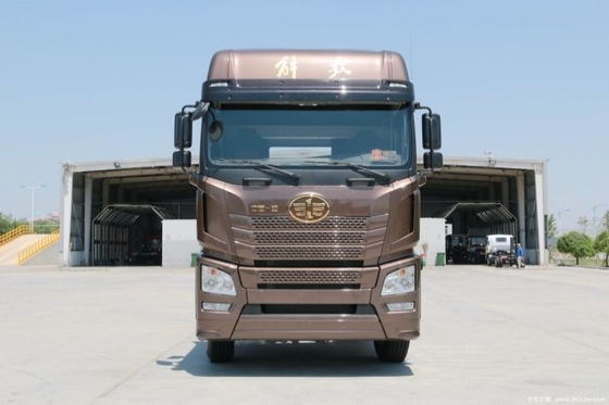 Jiefang JH6 6x4 4x2 8x4 Traktor mit Luftaufhängung Fahrersitz und Multimedia-System