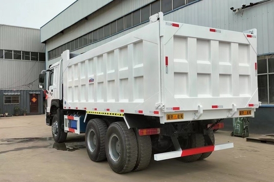 Rechtslenken Nationaler Schwerlastwagen Gebraucht HOWOV7 6X4 440PS Dump Truck 5,8m Spezialwagen