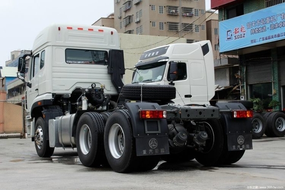 12 Vorwärtsverschiebung SinotruK Haohan J7G 4*2 6*4 CHG LNG Speziallastwagen Traktionskopf
