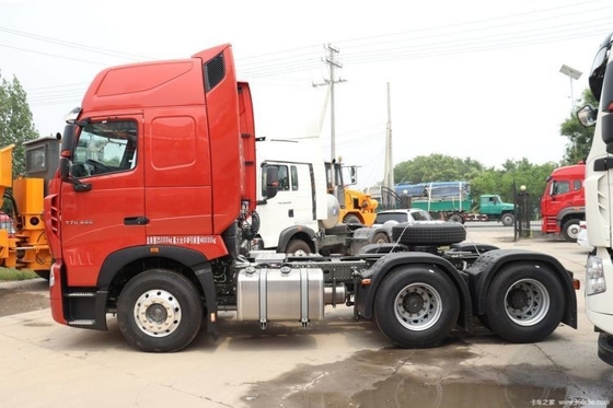 Sinotruk HOWO T7H 440HP 6X4 Gefährlicher chemischer Traktor mit 500-600L Kraftstoffbehälter