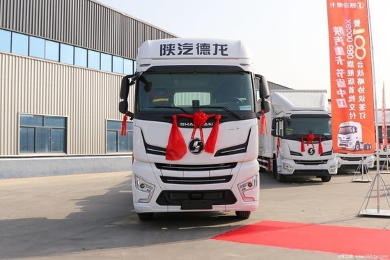 Shaanxi Automobile Heavy Cardron X6000 610 PS 6X4 LNG Traktor LKW Kopf mit ABS bei einem