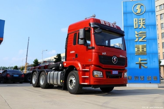 Shaanxi Automobile Heavy Cadron M3000 430 PS 6X4 AMT Automatische Traktions-Lkw-Kopf bei einem