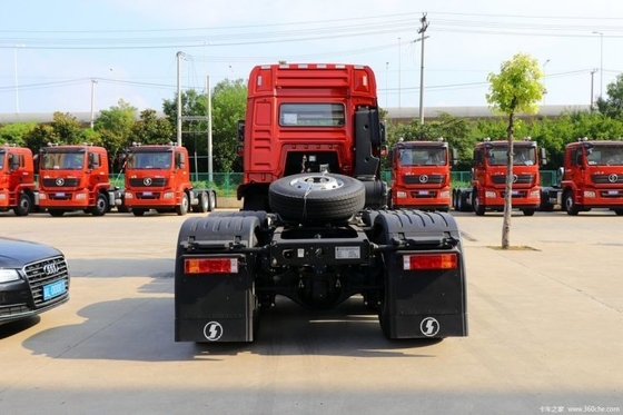 Shaanxi Automobile Heavy Cadron M3000 430 PS 6X4 AMT Automatische Traktions-Lkw-Kopf bei einem