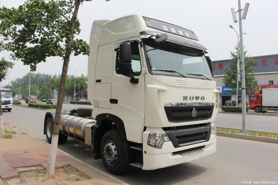 4X2 Linksfahrer Sinotruk HOWO T7H 440 PS LNG-Traktor mit 16 Vorwärtsverschiebungen