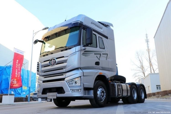 FAW Jiefang J7 Schwerlastwagen 560 PS 6X4 Großtraktionslastwagenkopf mit Multimedia-System
