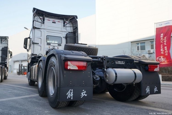 FAW Jiefang J7 Schwerlastwagen 560 PS 6X4 Großtraktionslastwagenkopf mit Multimedia-System