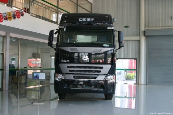 Gebraucht HOWO A7 6x4 Traktorfahrzeuge mit 400-500L Kraftstoffbehälter und SINOTRUCK-Motor