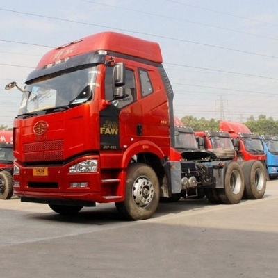 8800 kg Gesamtgewicht des Fahrzeugs FAW Jiefang J6P Schwerlastwagen 460 PS 6X4 Traktoren