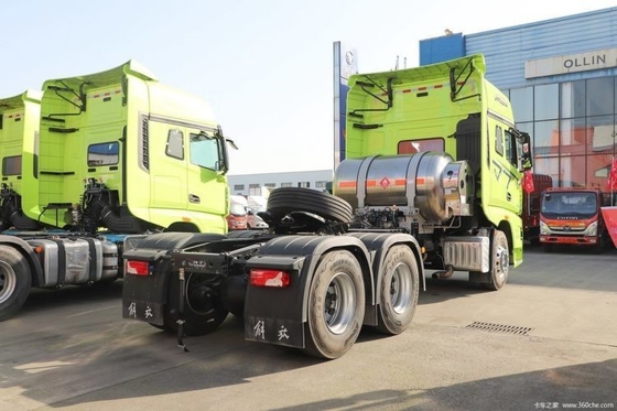 FAW Jiefang J7 Schwerlastwagen 6X4 LNG Traktionswagen 530 PS Motor und Cruise Control ACC