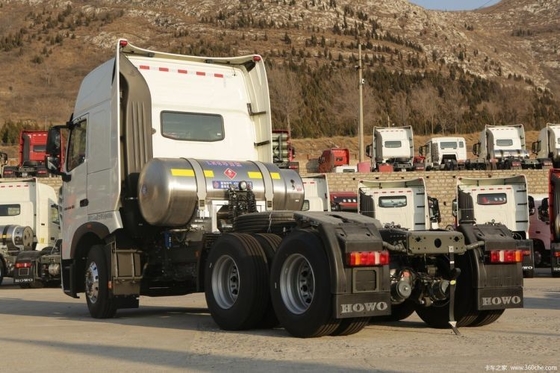 Antriebsrad 6X4 SinoTRUK HOWO T7H LNG-Traktorfahrzeug 440 PS für Logistiktransport