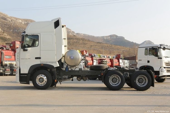 Antriebsrad 6X4 SinoTRUK HOWO T7H LNG-Traktorfahrzeug 440 PS für Logistiktransport