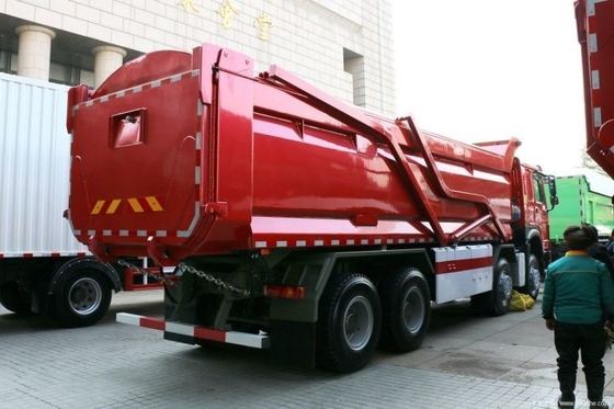 Bekannter Second-Hand-Boutique SINOTRUCK HOWO Schwerlastwagen 440 PS 8X4 Dump Truck 7,6 m