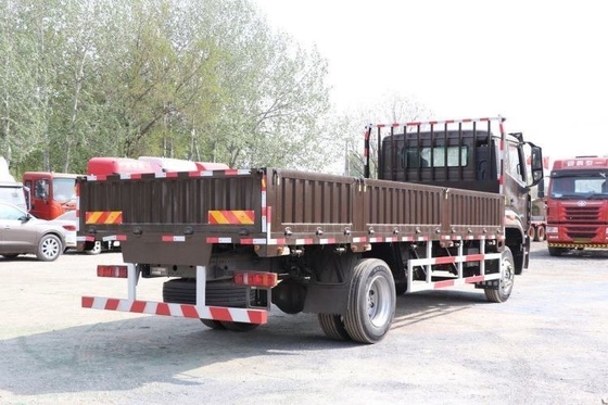 23 Hot Boutique Gebrauchtwagen SINOTRUCK HOWo NX Mittelkarte 220 PS 4X2 6,75m Hurdle Truck