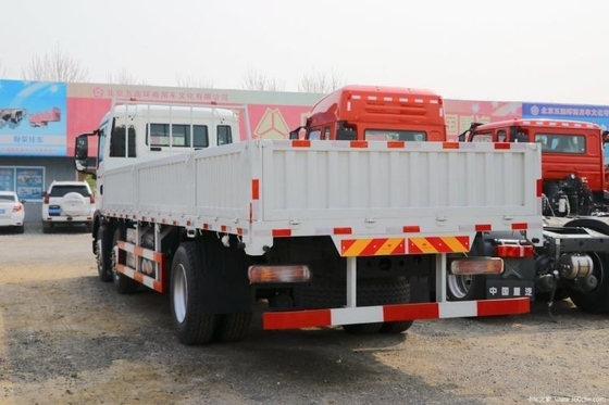 Warm 6X2 7,8m Zaun Truck Sinotruk HOWO T5G Schwerer Lkw 270PS mit Ladung Tank Dimension