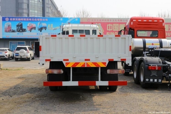 Warm 6X2 7,8m Zaun Truck Sinotruk HOWO T5G Schwerer Lkw 270PS mit Ladung Tank Dimension