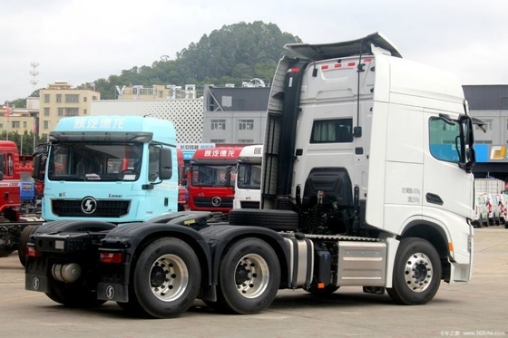 Shaanxi Auto Schwerlastwagen X6000 560 PS 6X4 automatischer Traktions-Lkw-Kopf